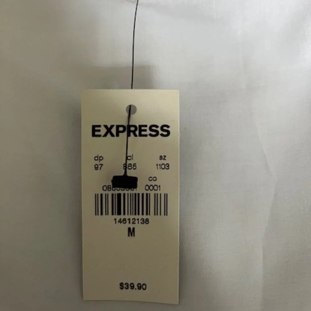 Express NWT Women's White Flowy Top! - Picture 3 of 3